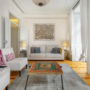 https://whome-luxury-stay-in-prime-location-w-ac-lift-private-patio.hotels-lisbon-portugal.com